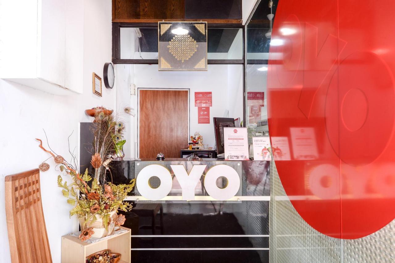 Oyo 90429 Hotel Narasindo Куала Лумпур Екстериор снимка