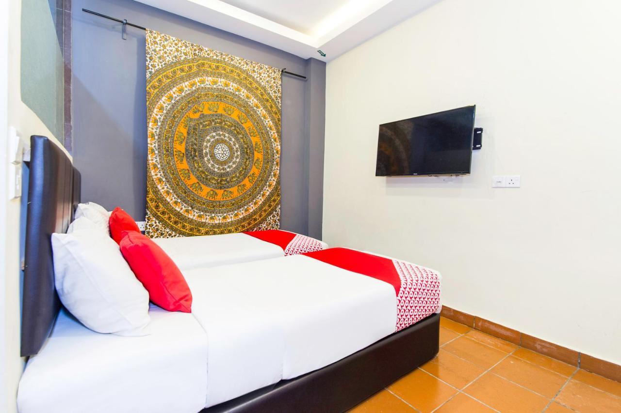 Oyo 90429 Hotel Narasindo Куала Лумпур Екстериор снимка