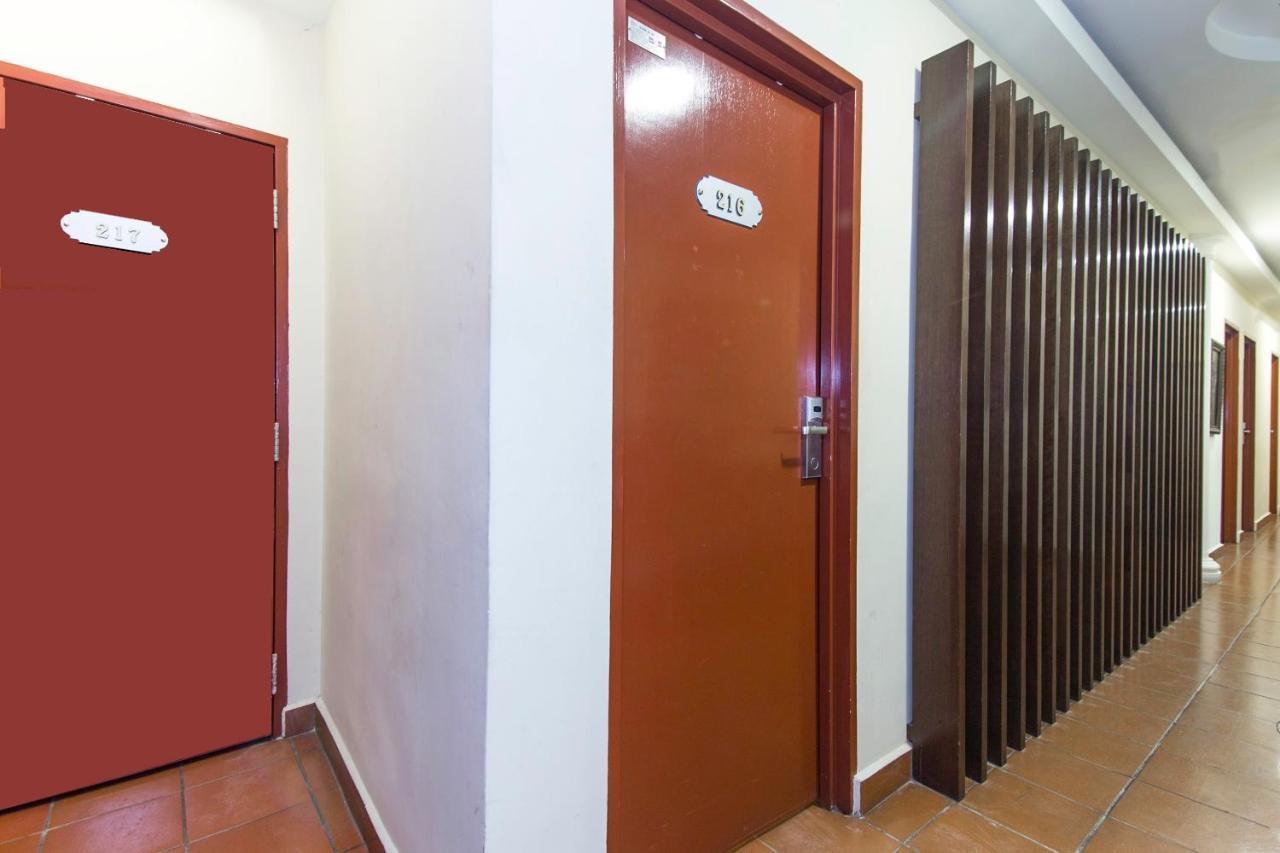 Oyo 90429 Hotel Narasindo Куала Лумпур Екстериор снимка