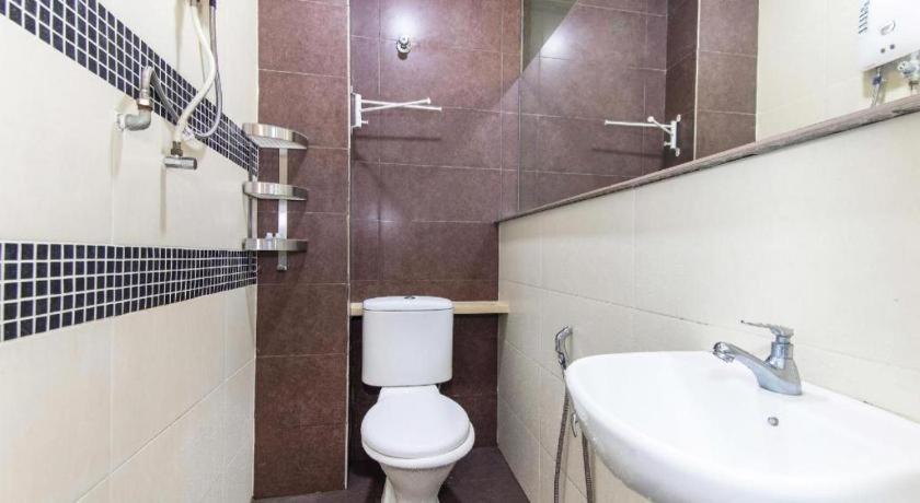 Oyo 90429 Hotel Narasindo Куала Лумпур Екстериор снимка