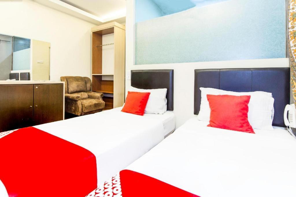 Oyo 90429 Hotel Narasindo Куала Лумпур Екстериор снимка